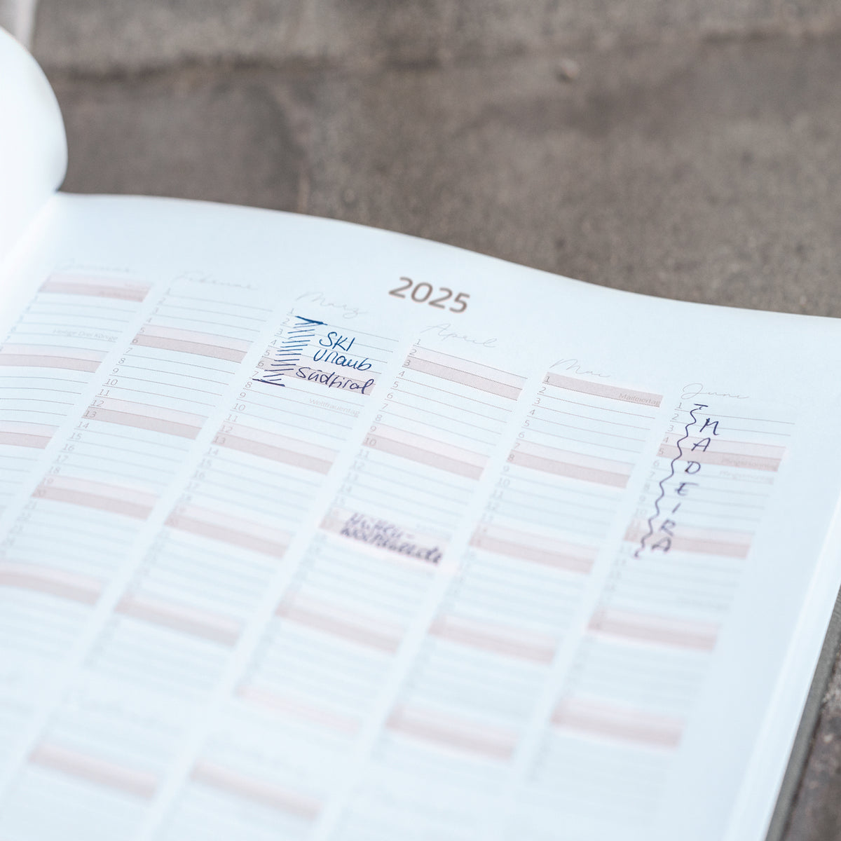 Brunnen-10-Jahres-Kalender-Tagebuch-1-Seite-1-Tag-Jahr-lafueliki