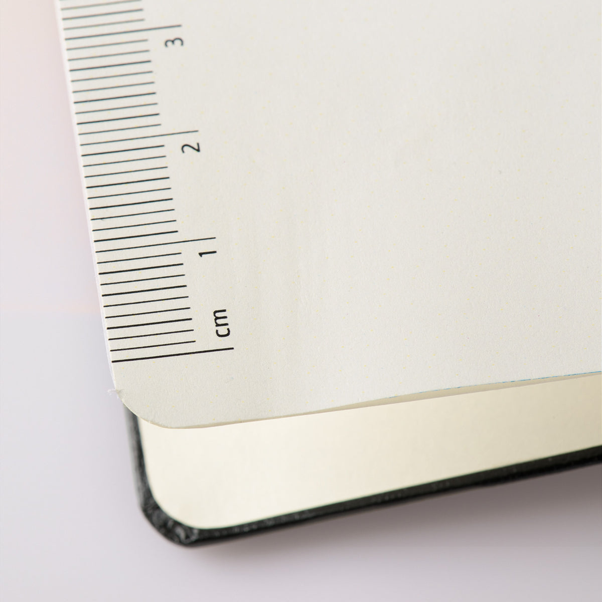Brunnen-Notizbuch-A5-Kompagnon-Metallic-dotted-ansicht-lineal-lafueliki