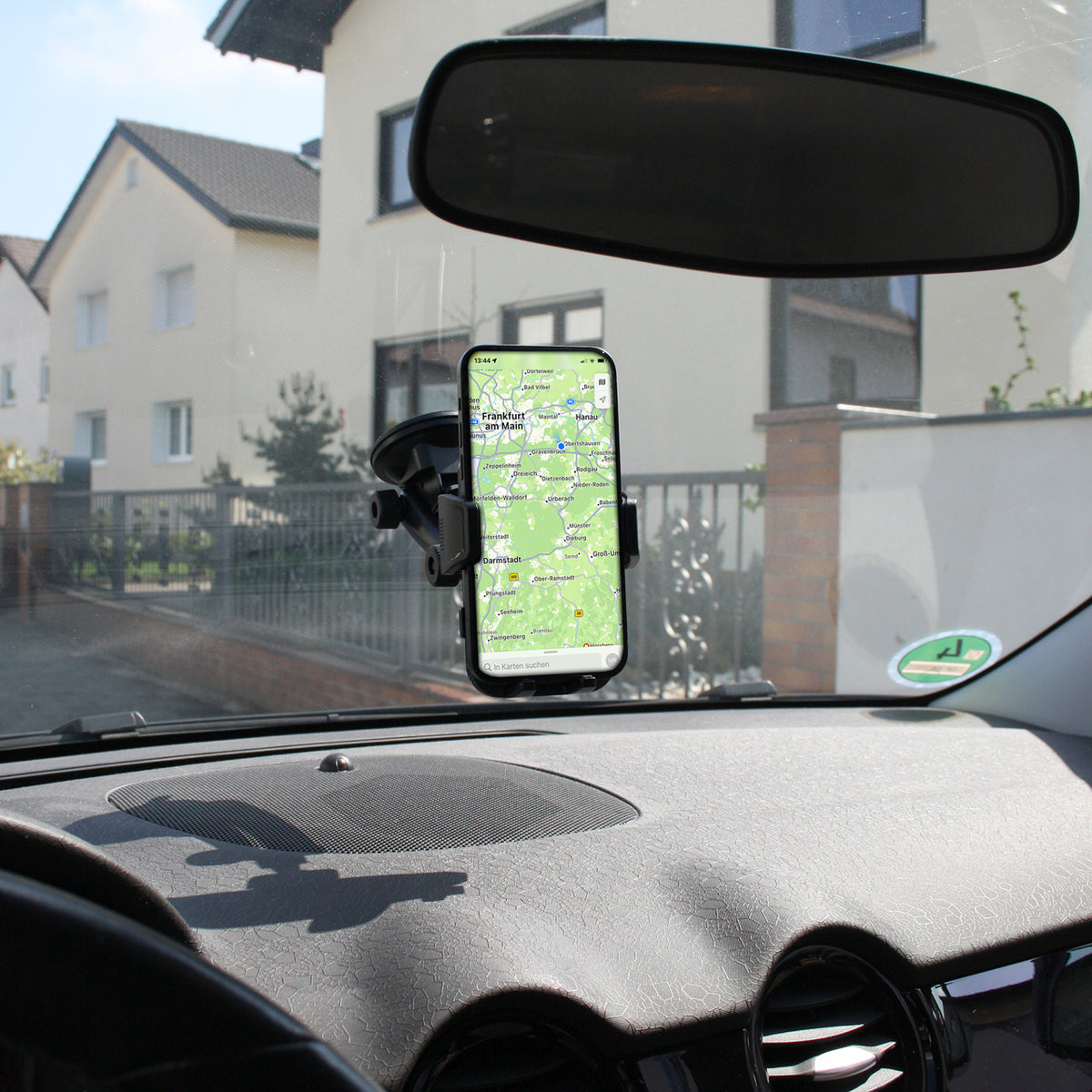 WEDO-FIX-It-car-kfz-Smartphone-Halter-mit-Saugnapf-60_07101-detail-anwendung-KFZ-lafueliki